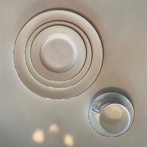 COPY - 5 Piece NEW China set